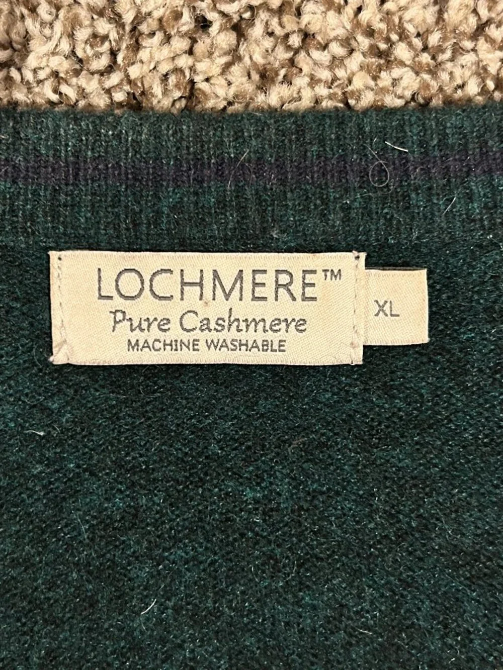 Lochmere 100% Cashmere V-neck Sweater Sz: XL - Picture 3 of 3